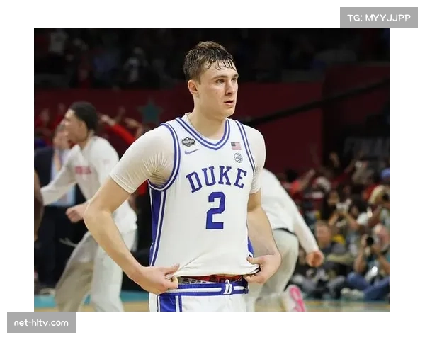 独行侠状元弗拉格场均20.3分6.6篮板,展现历史级天赋但投射稳定性待提升